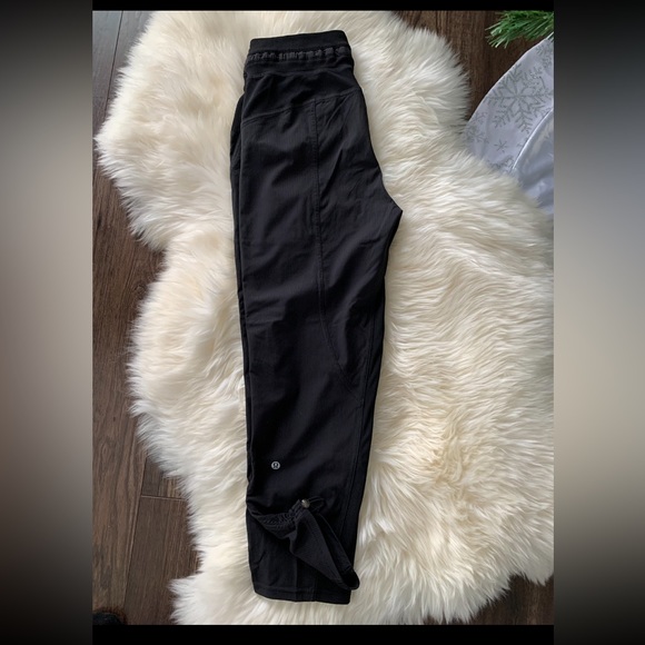 Lululemon  New Dance Studio Crop 25”   4 - Picture 6 of 9